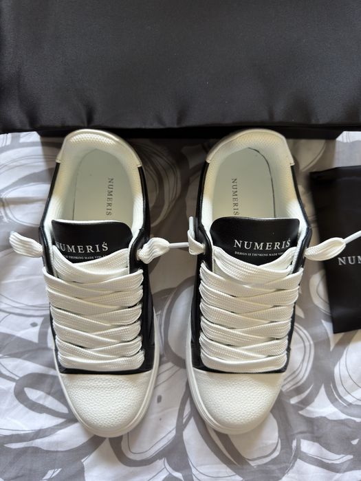 Numeris Acrylic Black Leather