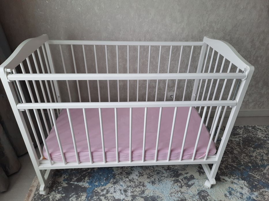 Продам детскую кроватку