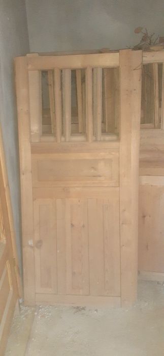 Продается  двери