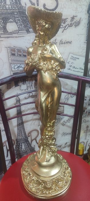 Статуэтки продам