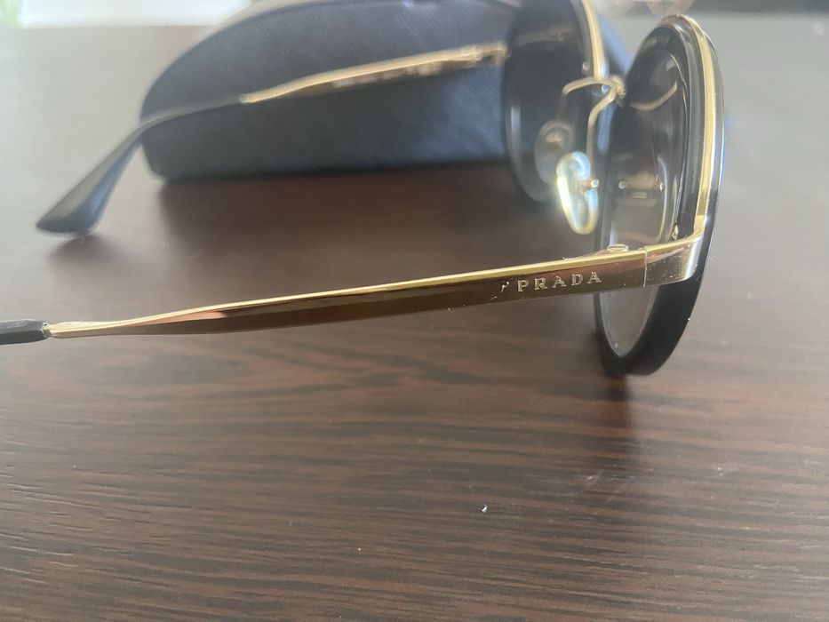Слънчеви очила Prada