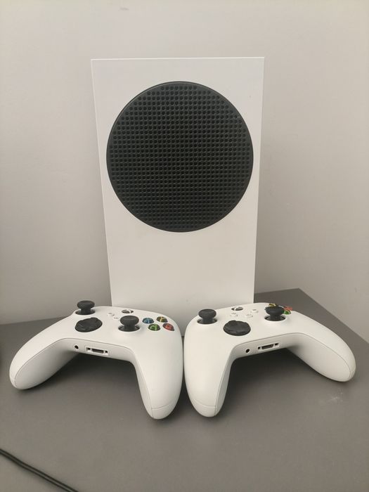 Xbox series s в хорошем состоянии