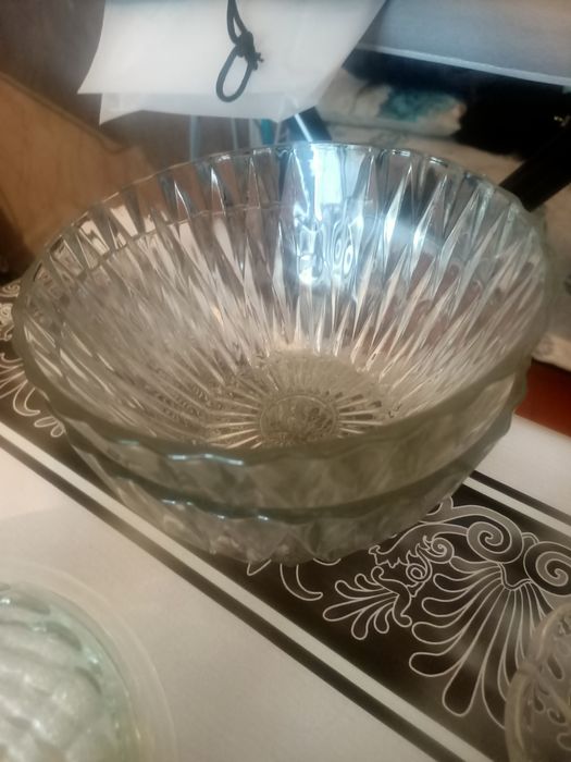 Продам стеклянные вазы