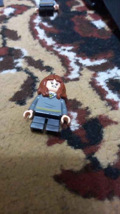 Продам минифигурку Гермионы