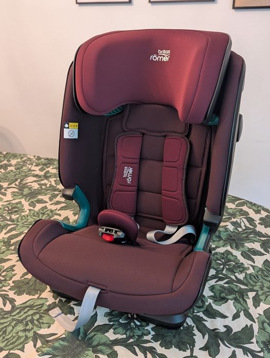 Scaun mașină Britax Romer Advansafix de la 15 luni - 12 ani ⎸ 76 cm - 150 cm Burgundy