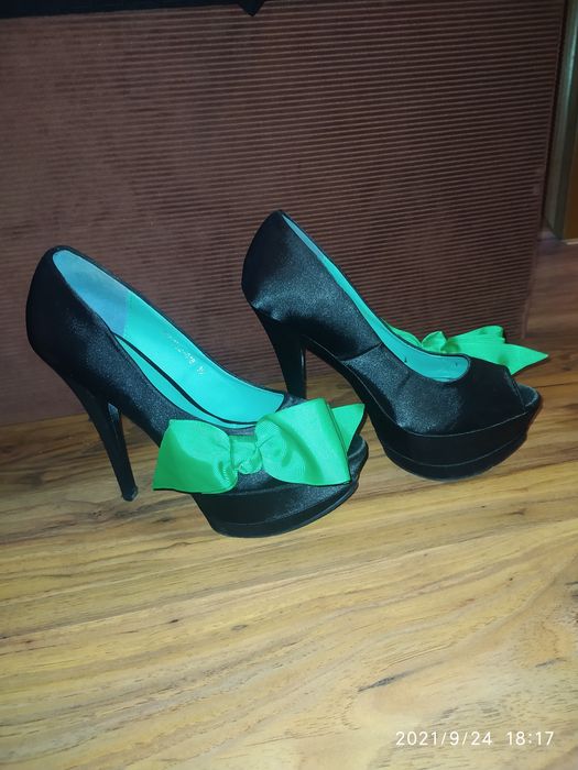 Официални обувки с висок ток