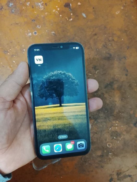 Telfon. Iphone 12. Pro