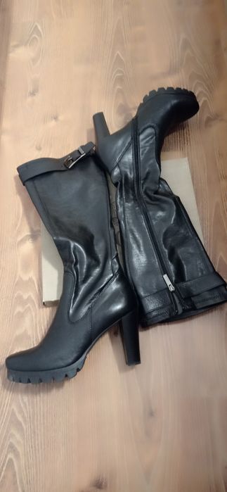 Încălțăminte.Cizme damă