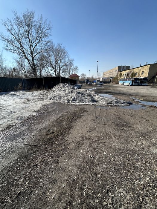 Здание с землей.  .