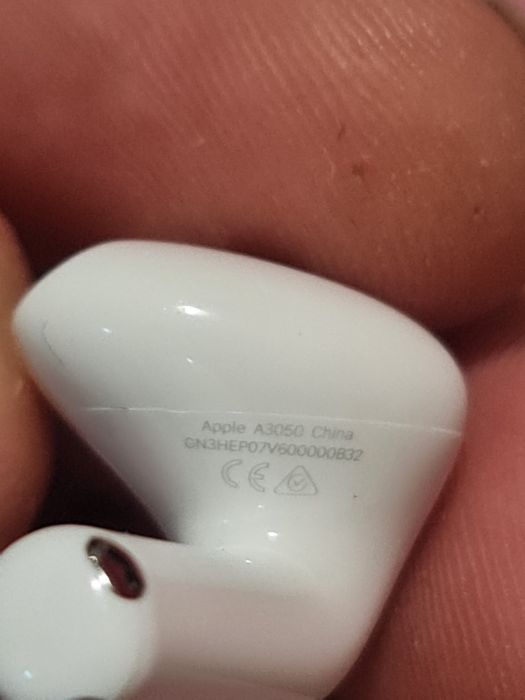 Airpods 4 casca dreapta