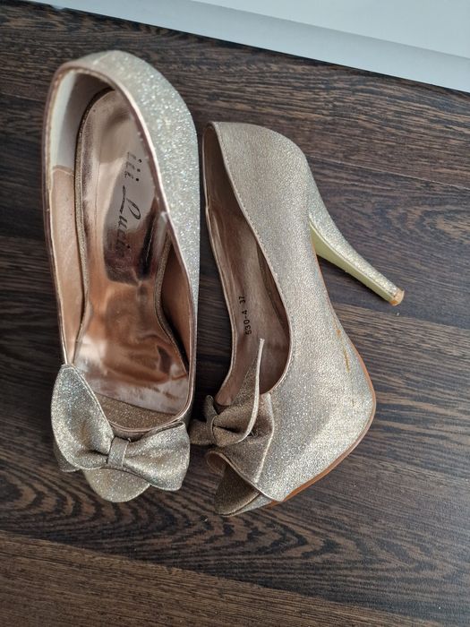 Pantofi cu sclipici marimea 37