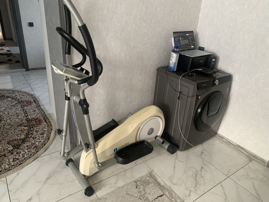 Продам эллиптический тренажер