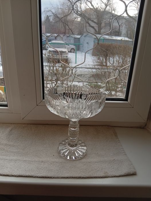 Посуда , Хрусталь,Вазы.