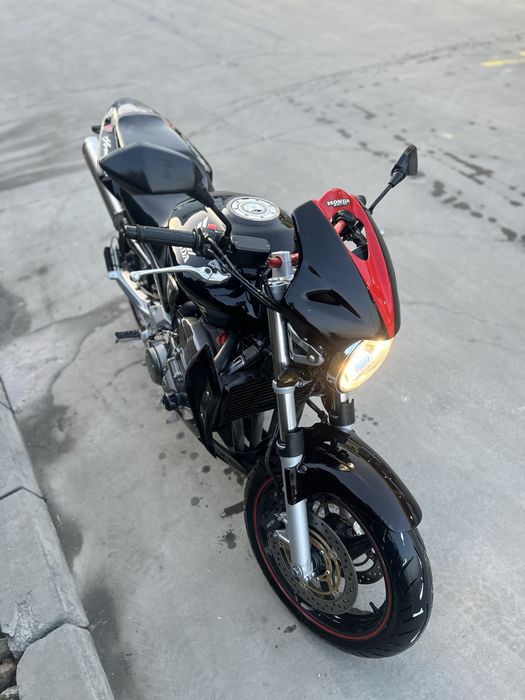 Honda Hornet 900 (919)