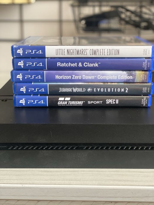 Продаю Playstaion 4 fat