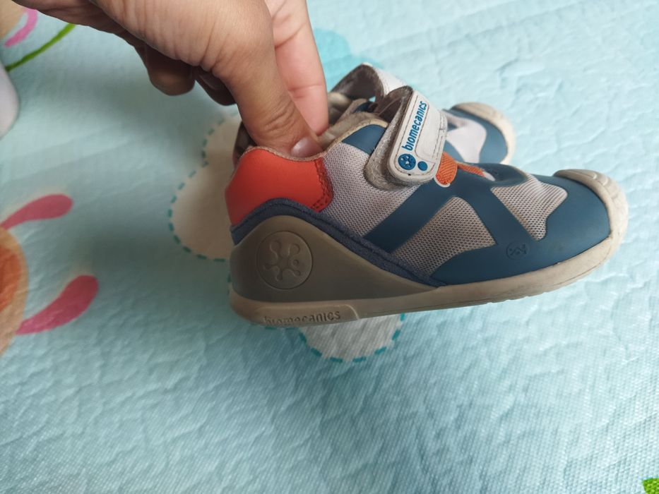 Обувки, маратонки Biomecanics, номер 22