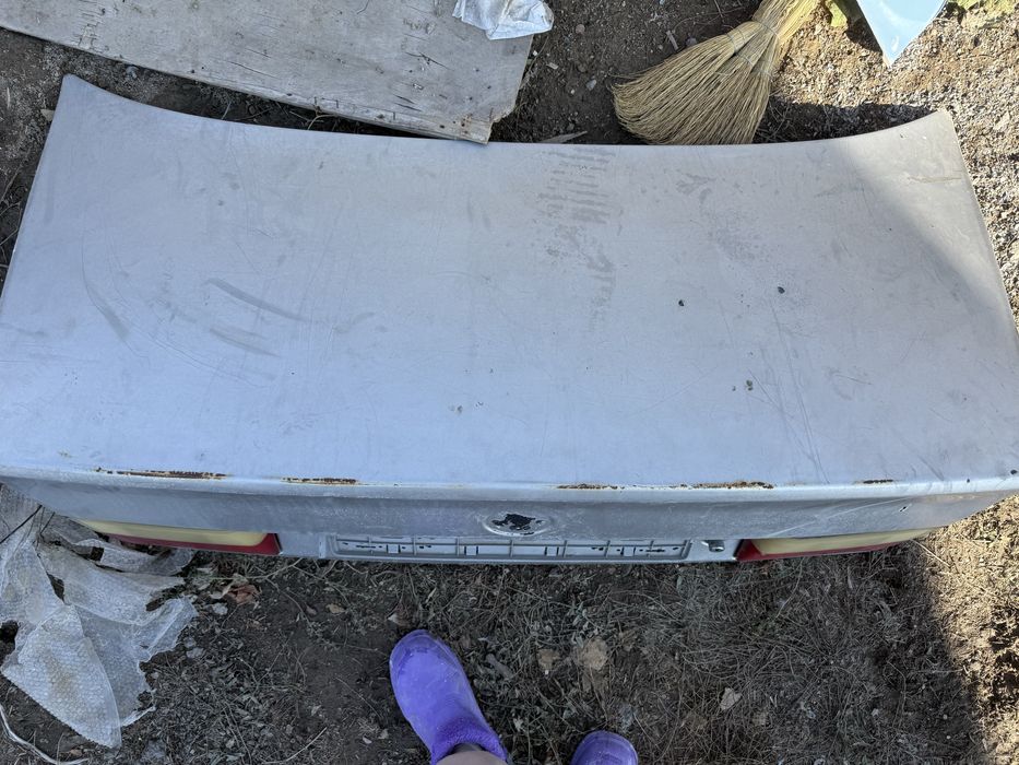 Крышка богажника