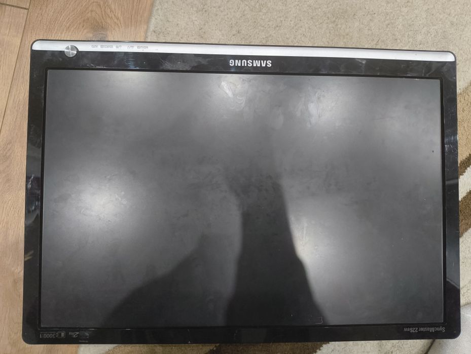 Продавам този Самсунг 27" монитор
