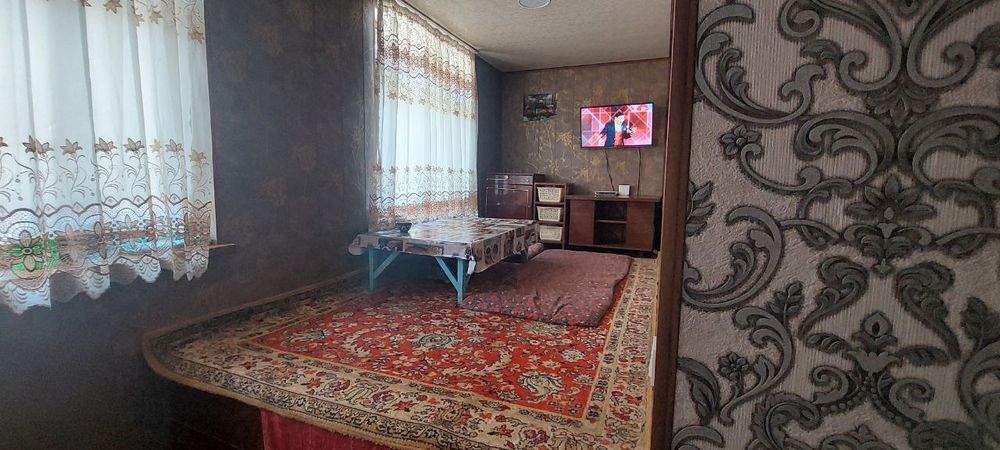 Квартира первая этаж 3 комнатная. уютное дом нашего дома срочно продаё