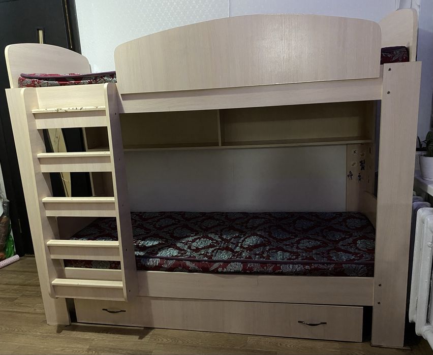 Продам 2-х ярусную кровать