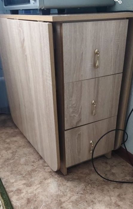 Продам стол тумбу