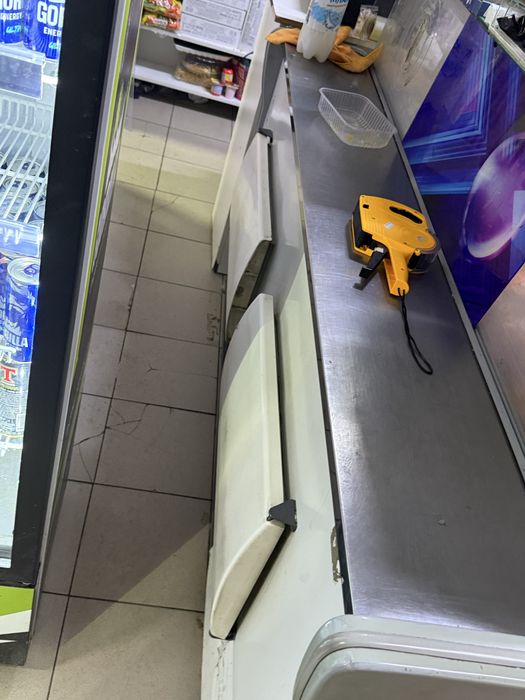 Холодильник витриный