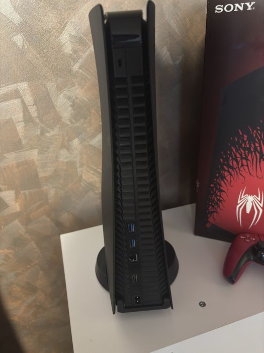 Продава се!! Playstation 5 Marvel's Spider-Man 2 Limited edition