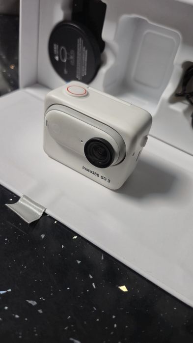 Insta360 Go3 64GB FullBox si cutie de transport