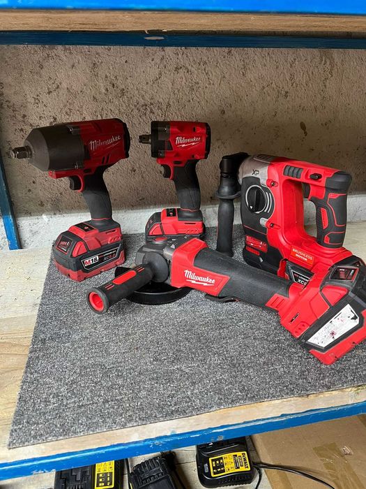 Vând set scule Milwaukee M18 – uzate, stare foarte bună