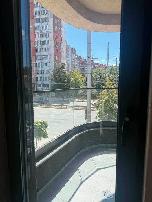 Тристаен ап. под наем в кв. Банишора
