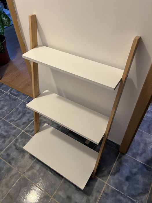 Etajera 3 rafturi alba cu rame din bambus