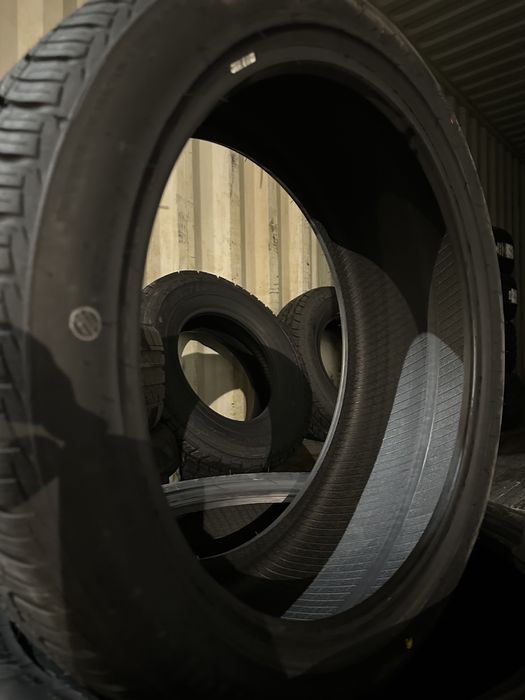 Нови Всесезонни Гуми Arivo Carlorful A/S 245/40R20 99W Xl Нов Dot