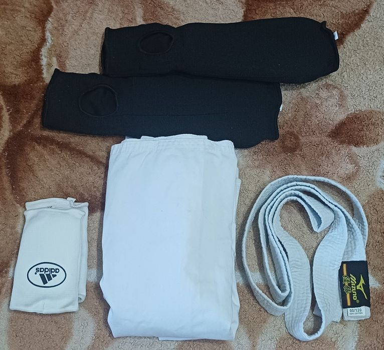 Продам детские кимоно р.120