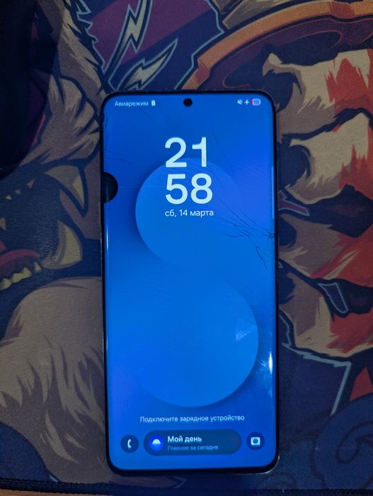 Продам Samsung S20 (8/128)