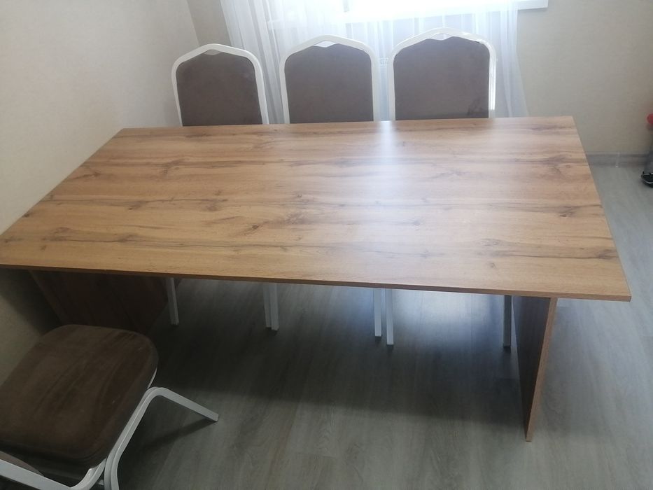 Стол продается 18 тыс