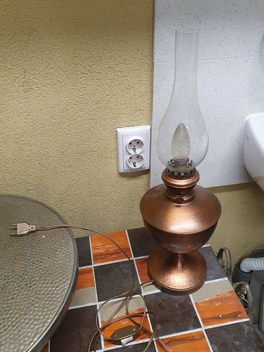 Медна настолна лампа