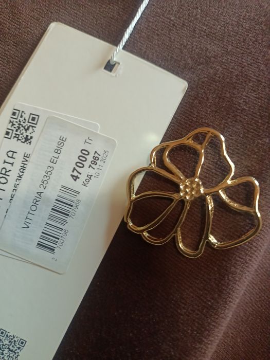 Платье нарядное коричневое