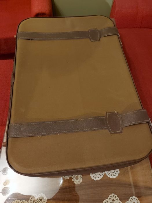 Куфари 2бр. големи 2бр. малки.