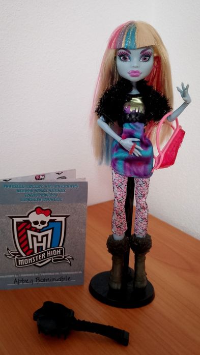 Păpușa Monster High Abbey Bominabile G1 Picture Day
