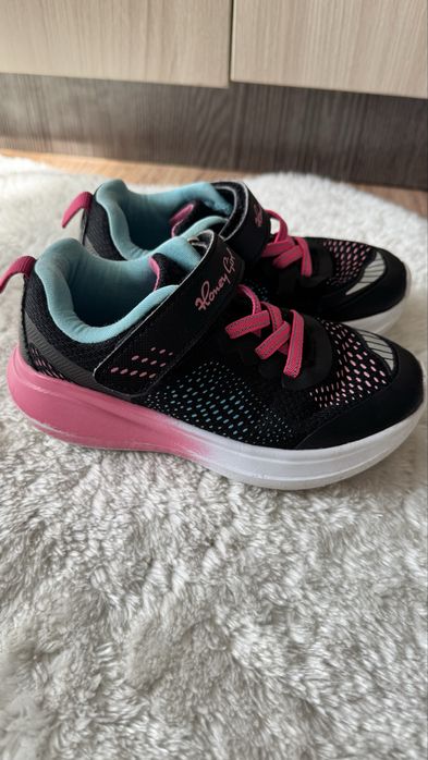 Кроссовки для девочки