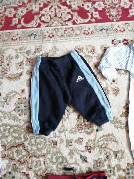 Imbracaminte pentru bebelusi