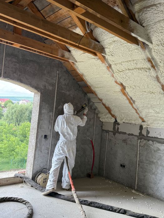 Izolatie Spuma Poliuretanica Celula Inchisa- Deschisa