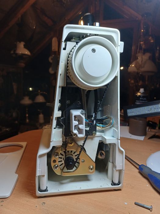 Masina cusut PFAFF HOBBY 301, ca noua