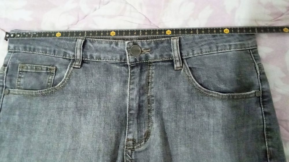 Продаются мужские джинсы