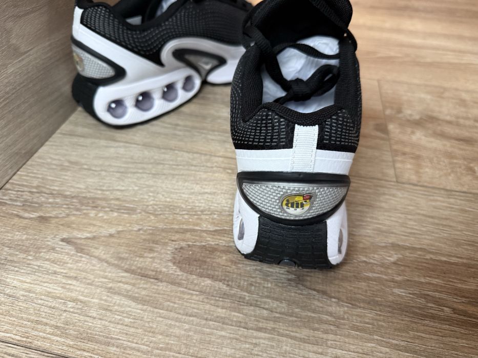 Nike Air Max DN Black and White
