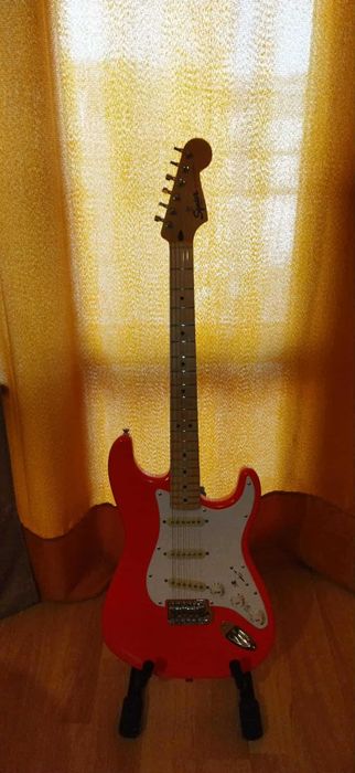 Squier Stratocaster + Eric Clapton Mid Boost kit