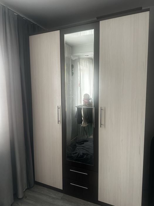 Продам шкаф в спальню.