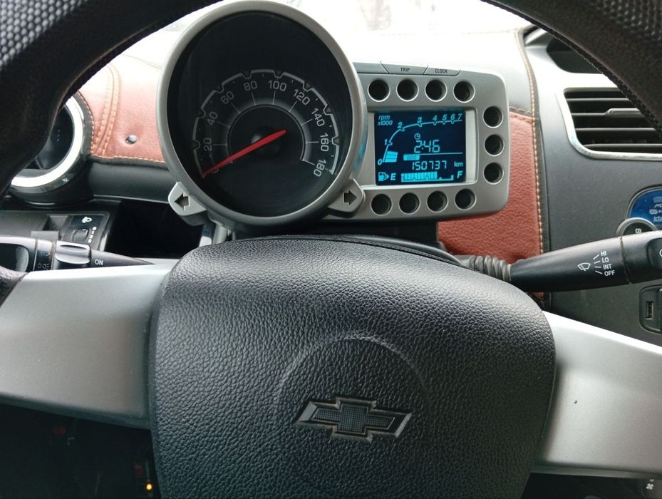 Спарк 2011-й родной мошин, 150 минг пробег, метан бор, расход йук соз