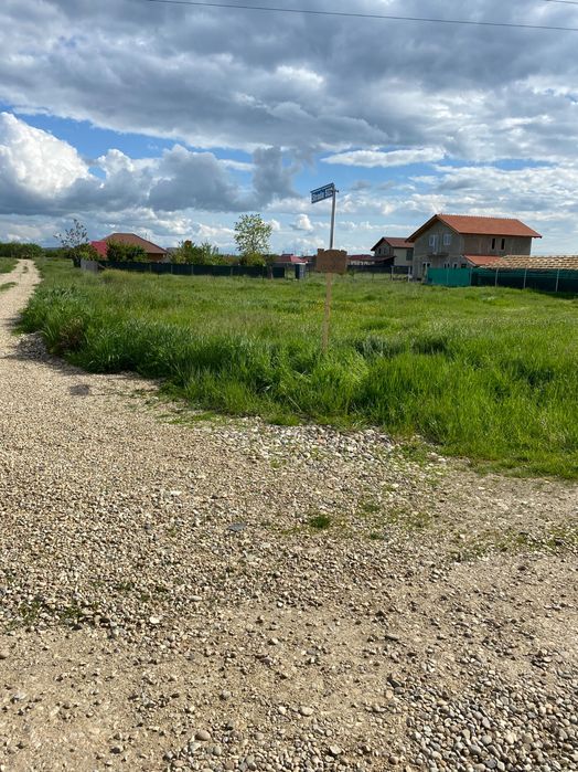 Vând teren în Fughiu 1380 mp-dublu front