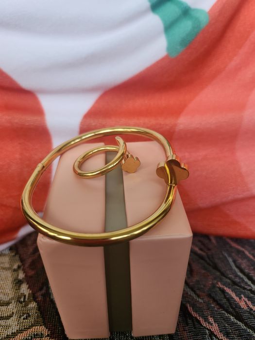 Set model CARTIER inel si bratara otel inoxidabil placat aur 18K